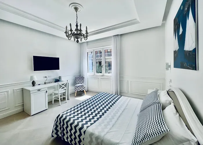 بيت ضيافة Palazzo Mauro Luxury 4*